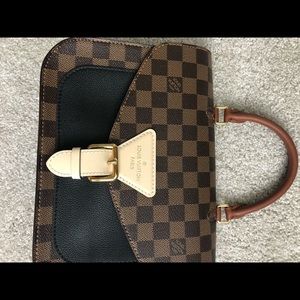 Louis Vuitton Damier crossbody bag